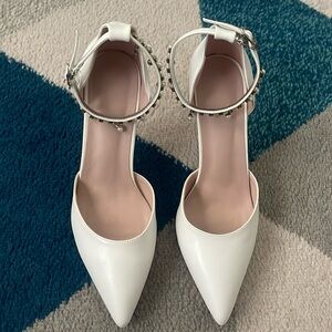 White dress pointed toe 3” heel shoes